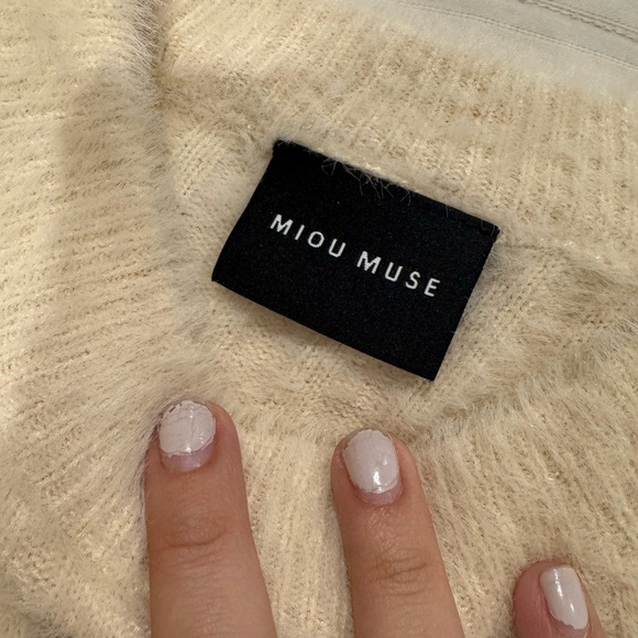 Sweater - Picture 2 of 3